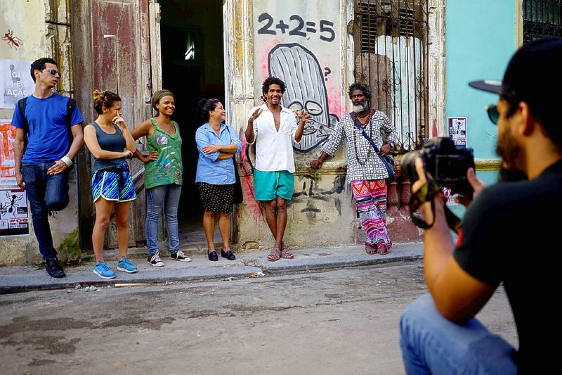 Cuba releases dissident artist after brief uproar